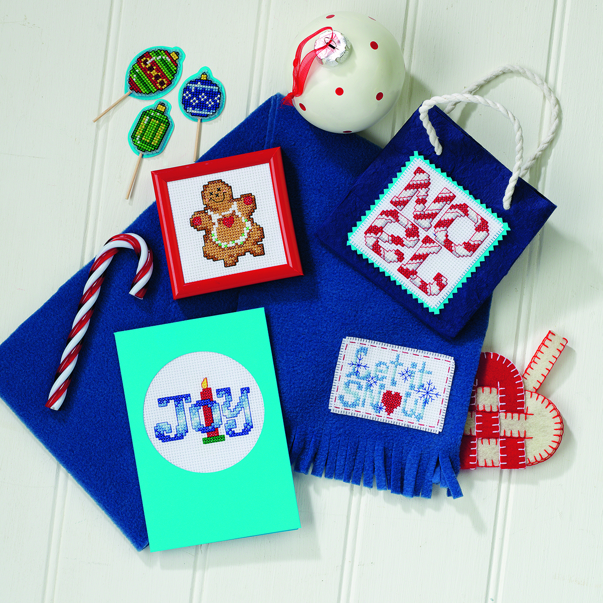 Yule Pattern American-Christmas-cross-stitch-patterns-main-cc96541 – The World of ...